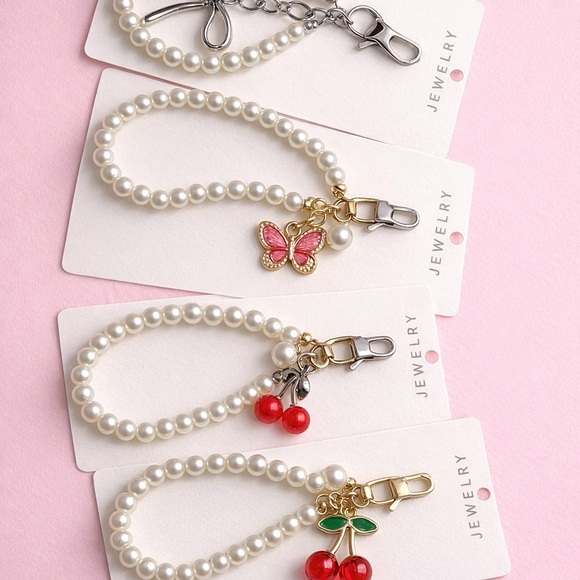 Accessories - Keychain charms 💚❤️